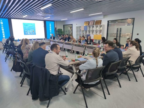 ultimo caso aziendale circa Visite dei clienti Comunicazione offline