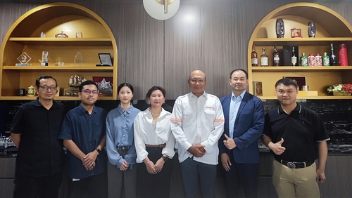 ultimo caso aziendale circa Visita dei clienti in Indonesia