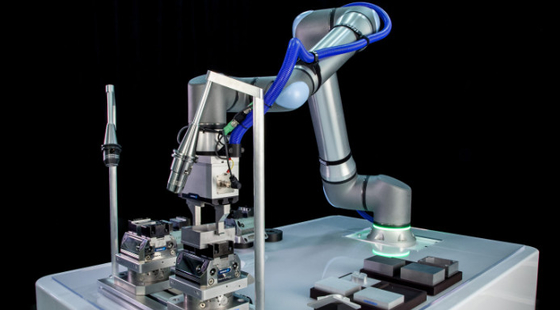 UR20 di collaborazione di raccolto e di collocazione del robot del AGV del carico utile 20kg con la pinza di presa del robot di Onrobot