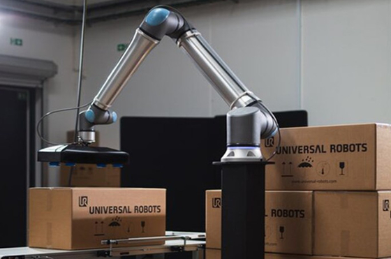 UR20 di collaborazione di raccolto e di collocazione del robot del AGV del carico utile 20kg con la pinza di presa del robot di Onrobot