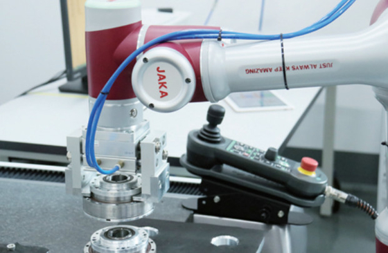 Robot per saldatura di collaborazione di JAKA 6 di asse 819mm del carico utile flessibile di portata 7kg con Binzel