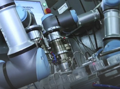 Robot per saldatura di collaborazione di UR per la portata del braccio di 850mm con la pinza di presa del robot di Robotiq
