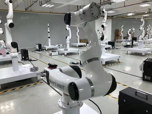 Braccio di collaborazione del robot della saldatura Elfin05 di Cobot di asse di Grey Hansrobot 6 con la pinza di presa del robot di Onrobot