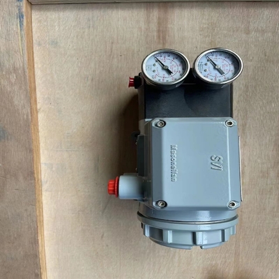 Valvola di controllo con il posizionatore della valvola di Masoneilan SVI3 Digital ed il filtro da Fisher 67CFR