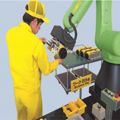 Braccio cinese del robot di asse di Fanuc CR-4iA 6 con la piattaforma di maneggio della pinza di presa e del materiale del dito di Onrobot 2
