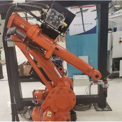 6 assi braccio robotico ABB IRB 1410 con stazione di pulizia delle armi CNGBS per automazione dei robot di saldatura
