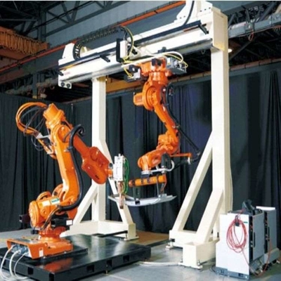 6 assi braccio robotico ABB IRB 1410 con stazione di pulizia delle armi CNGBS per automazione dei robot di saldatura
