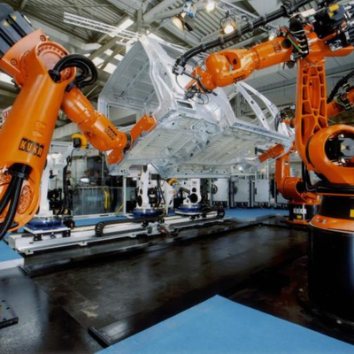 KUKA KR 240 R3330 Robot per la palletizzazione con CNGBS Linear Guide Rail come carico automatico della macchina 240kg Braccio robot