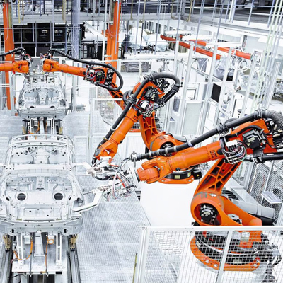 KUKA KR 240 R3330 Robot per la palletizzazione con CNGBS Linear Guide Rail come carico automatico della macchina 240kg Braccio robot