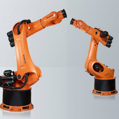 KUKA KR 360 R2830 Braccio robotico carico utile 360 kg con linea di assemblaggio CNGBS per l'assemblaggio del motore come pick and place machine