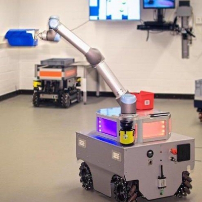 Robot collaborativo UR 16e con carico utile di 16 kg con tazze di aspirazione a vuoto del manipolatore come cobot