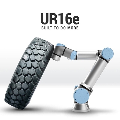 Robot collaborativo UR 16e con carico utile di 16 kg con tazze di aspirazione a vuoto del manipolatore come cobot