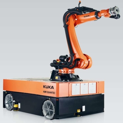 Kuka Robot KR 70 R2100 con stazione di pulizia delle pistole CNGBS per l'automazione della saldatura con braccio robot a 6 assi