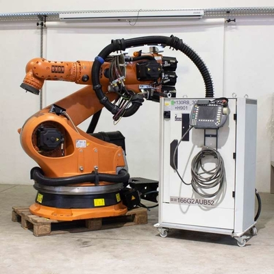 6 assi braccio di saldatura robotico Kuka KR 210 R2700-2 con posizionatore di saldatura CNGBS per robot di saldatura