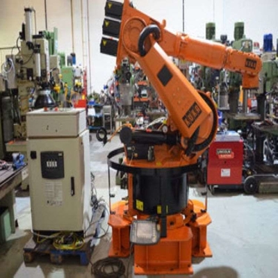 Kuka pallettizzante braccio robotico 4 assi KR 470 PA con purificatore CNGBS automatizzato come robot industriale