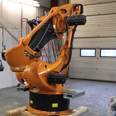 KUKA Robot KR 120 R3200 PA con carico utile di 120 kg e portata di 3195 mm di palletizzazione