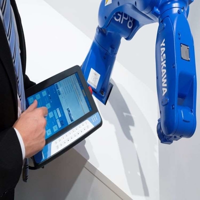 6 assi di selezione e posizionamento del braccio robotico Yaskawa GP8 con CNGBS Robot Gripper per robot di movimentazione dei materiali