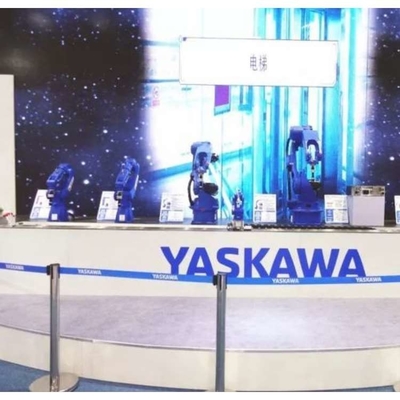 6 assi braccio robotico Yaskawa GP12 con recinzione di sicurezza CNGBS per la gestione automatica come robot universale