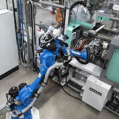 YASKAWA Pallet Machine GP50 con CNGBS Dressing Pack per un uso più lungo Stazione di lavoro come robot industriale