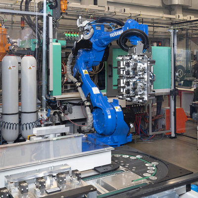 YASKAWA Pallet Machine GP50 con CNGBS Dressing Pack per un uso più lungo Stazione di lavoro come robot industriale