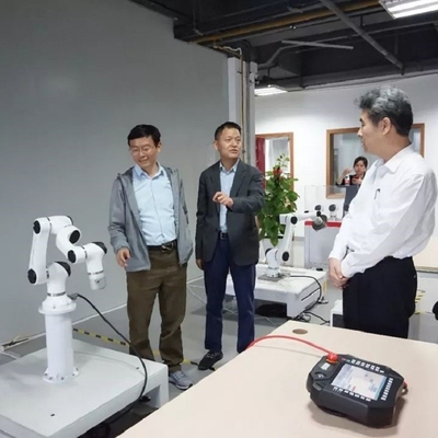 Han's Elfin 5 con carico utile di 5 kg 6 Axis Cobot Robotic Arm con CNGBS Robot Gripper