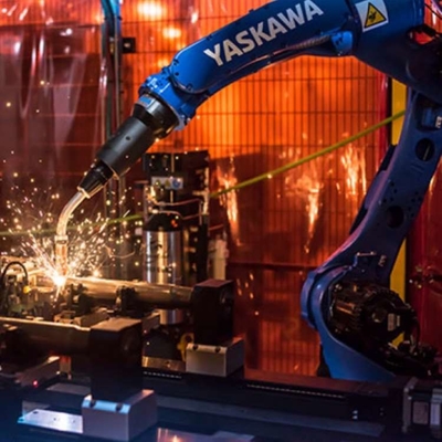 6 Assi di saldatura braccio robotico Yaskawa AR2010 con CNGBS Robot abbigliamento per robot di saldatura automatizzata