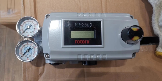 Valvole di globo della valvola di regolazione di KOSO 220C con il tipo pneumatico azionatore di 6400RB 6500RA 7300RB con il posizionatore della valvola YT-3300