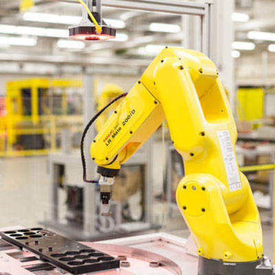 FANUC LR Mate 200iD 6 assi braccio robot industriale con presa CNGBS per l'assemblaggio del motore