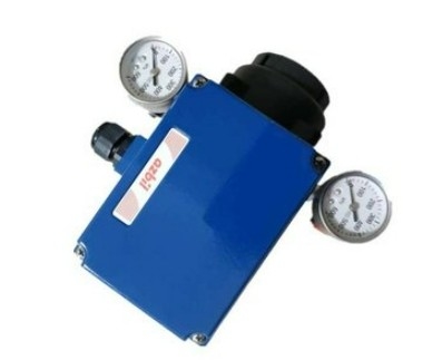 Valvola di controllo con attuatore pneumatico e azbil AVP100 AVP102 Pneumatic Smart Valve Positioner