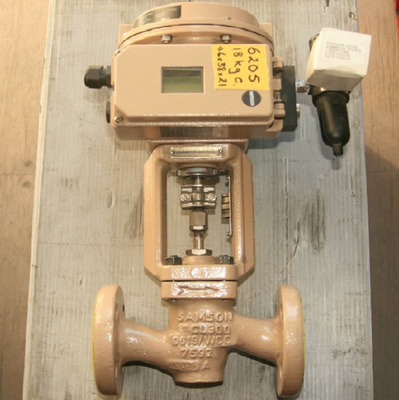 Valvola di controllo Samson 3241 e attuatore pneumatico da 3271-750 centimetri quadrati con posizionatore di valvola 3730-4