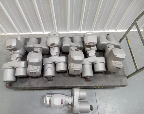 AUMA SA 07.2 a 16.2 SAREx 25.1 a 40.1 Attuatore multi-torno con AUMATIC AC 01.2 Unità di controllo integrata Attuatore di valvola elettrica