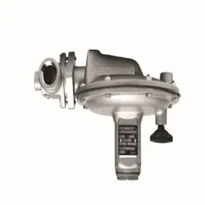 Valvola di scorrere per gas naturale dotata di regolatori della serie Emerson Fisher T205/T205M e manometro WIKA