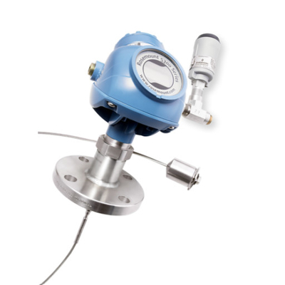L'unità di rifornimento di carburante è dotata di un trasmettitore di livello EMERSON Rosemount 5300