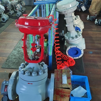Posizionatore digitale per valvole Fisher DVC6200, valvola di controllo pneumatica a doppio effetto