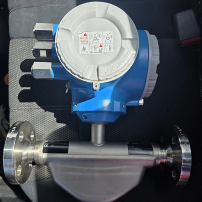 Misuratore di portata Coriolis E+H Proline Promass E 300 Endress Hauser per liquidi e gas