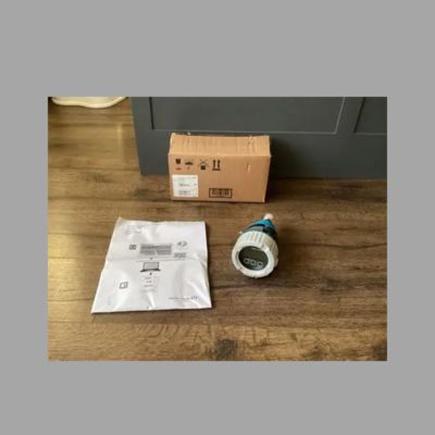 Regolatore di riduzione della pressione con misuratore di portata a vortice Endress+Hauser Proline Prowirl D 200 e trasmettitore di pressione Cerabar PMP71B