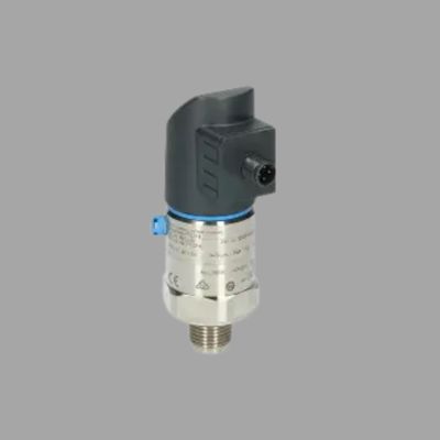 Regolatore di riduzione della pressione con flussometro a vortice Endress+Hauser Proline Prowirl D200 e trasmettitore di temperatura Cerabar PTC31B