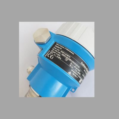 Stazione di riduzione pressione e temperatura equipaggiata con un flussimetro a vortice Endress+Hauser Proline Prowirl D200 e un trasmettitore di pressione Cerabar PMC51B