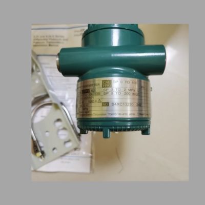 Sistema di controllo pressione/portata dotato di un flussometro a vortice serie Yokogawa VY e un trasmettitore multivariabile serie EJX 910A