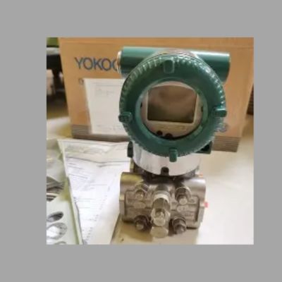 Sistema di controllo pressione/portata dotato di un flussometro a vortice serie Yokogawa VY e un trasmettitore multivariabile serie EJX 910A
