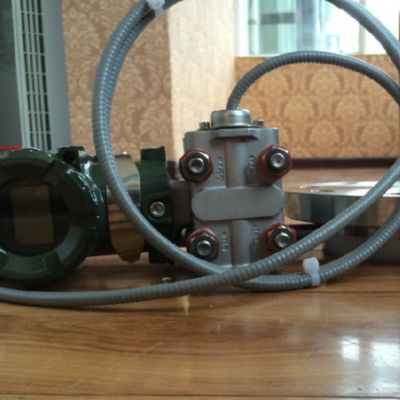 Dispositivo di commutazione delle valvole dotato di un portometro a vortice della serie Yokogawa VY e di un trasmettitore a basso flusso EJX115A