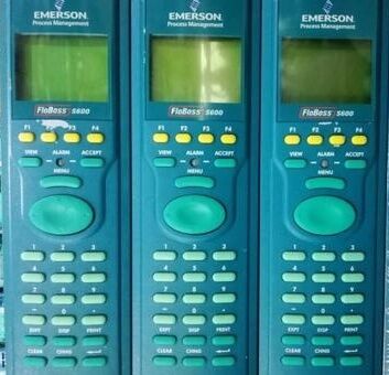 Calcolatore di misurazione del petrolio e del gas Emerson FloBoss 600+ Calcolatore di flusso montato su pannello per applicazioni multi-station multi-stream