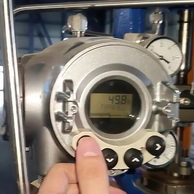 Posizionatori di valvole intelligenti Azbil Serie AVP100, AVP300 e AVP700