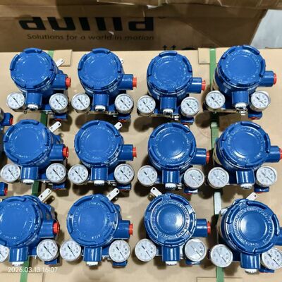 Valvola di controllo con attuatore pneumatico e azbil AVP100 AVP102 Pneumatic Smart Valve Positioner
