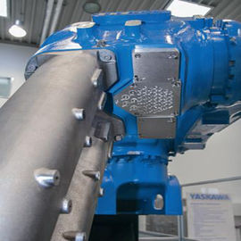 Alto carico utile L robot automatico di verniciatura a spruzzo di asse, braccio veloce del robot di economia di spazio