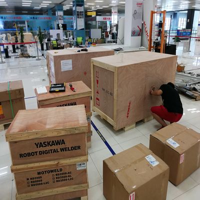 AR1440 1440mm braccio del robot di Yaskawa della saldatura ad arco di 6 assi