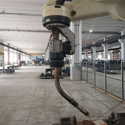 OTC FD-V8 con il robot per saldatura di MIG della saldatrice DM350
