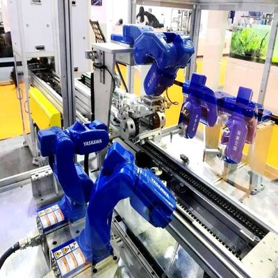 Braccio Motoman EPH130RLD del robot programmabile per il robot di verniciatura automatico