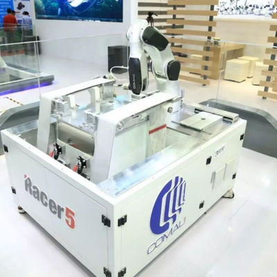 Un braccio robot di collaborazione Racer-5-0.63 di 6 assi con il robot di Cobot