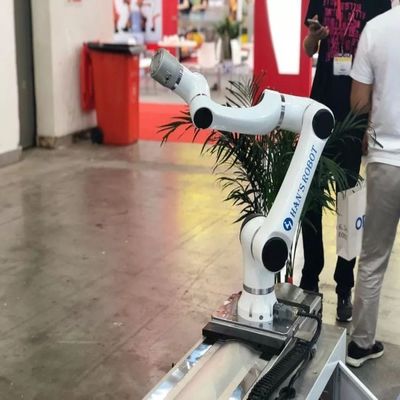 Braccio robot collaborativo 6 assi Elfin E03 con posizionatore di saldatura CNGBS per automazione del robot di saldatura